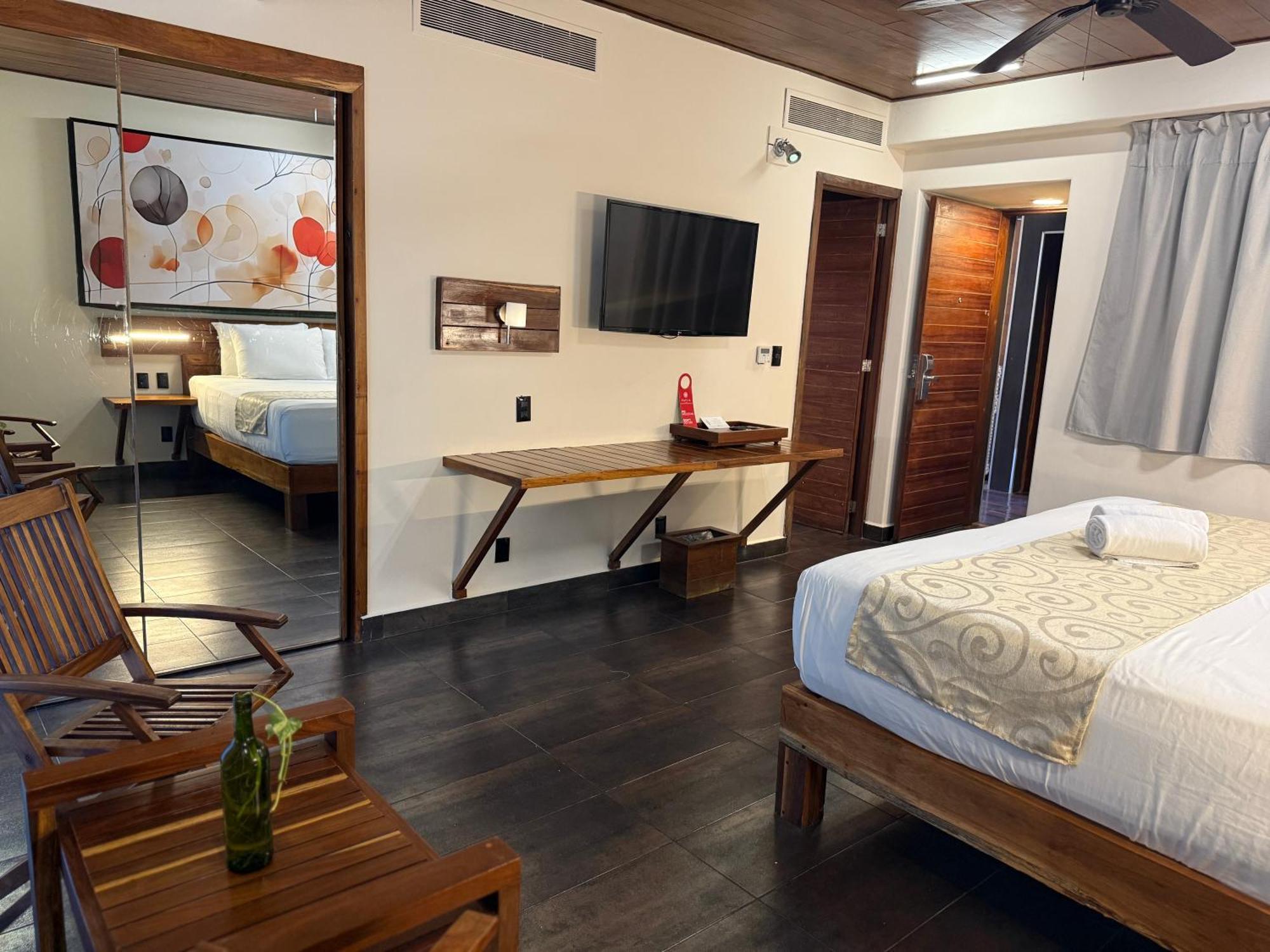 La Reina Roja Boutique Hotel 4*